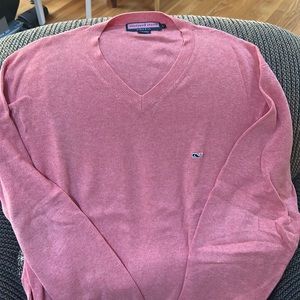 Vineyard Vines men’s V-neck sweater
